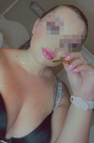 Moneymiss de Reims cherche un еsсlаvе BDSM