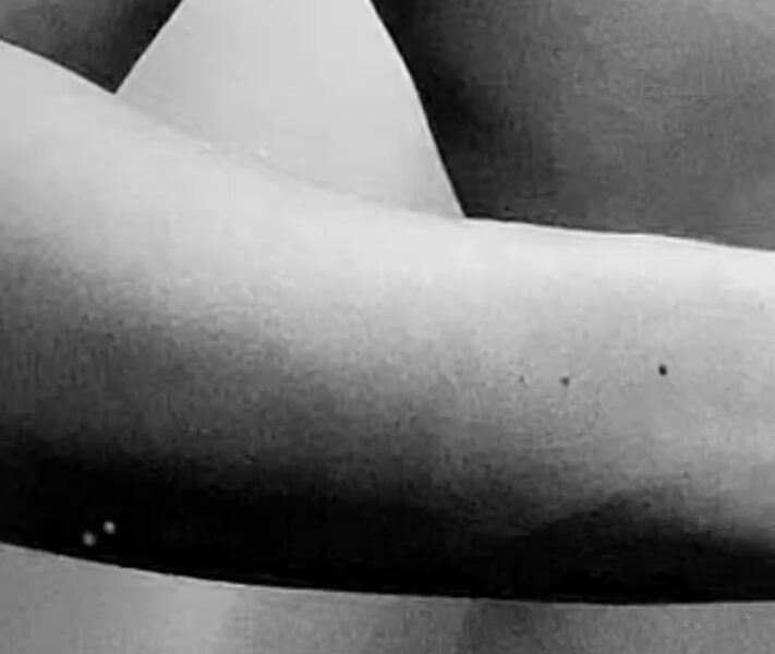 DOMINATRICE CHERCHE UN SOUMIS POUR CES DÉSIRS 😈