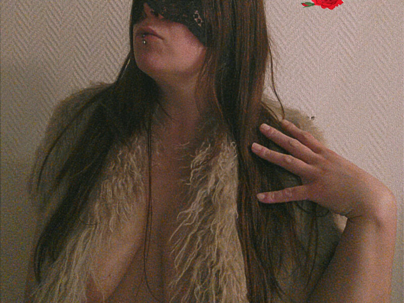 Recherche moneyslave sérieux pour appartenance ( pas de réel sauf envoi de sous vêtements)